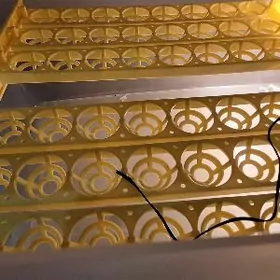 Inkubator 144 yumurtga