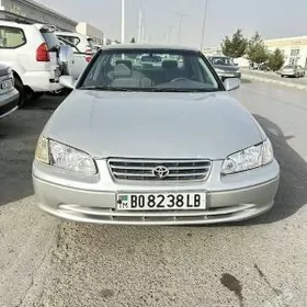 Toyota Camry 2001