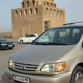 Toyota Sienna 2000