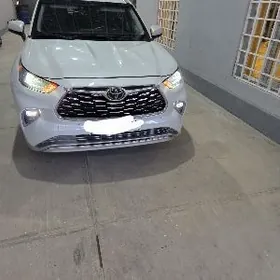 Toyota Highlander 2022