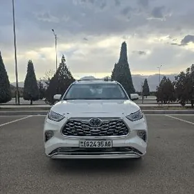 Toyota Highlander Hybrid 2021