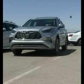 Toyota Highlander 2021