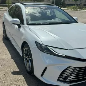 Toyota Camry 2025