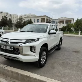 Mitsubishi L200 2020