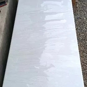 Satlyk täze holadilnik