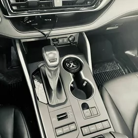 Toyota Highlander 2020