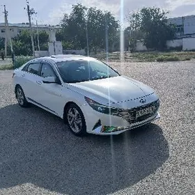 Hyundai Elantra 2022