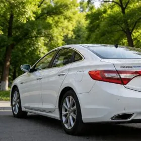 Hyundai Azera 2012