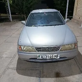 Nissan Sunny 1995