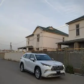 Toyota Highlander 2022