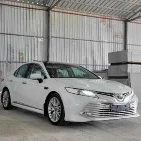 Toyota Camry 2018