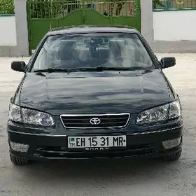 Toyota Camry 2000