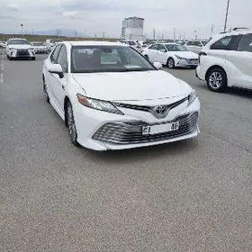 Toyota Camry 2020