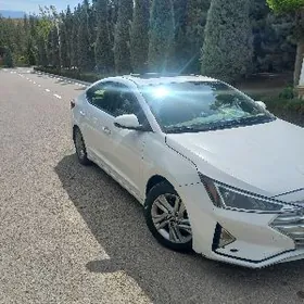 Hyundai Elantra 2020