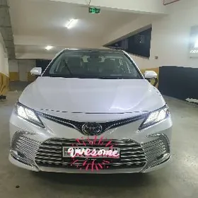 Toyota Camry 2021