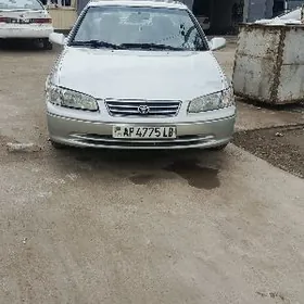 Toyota Camry 2001