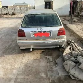 Volkswagen Golf 2000