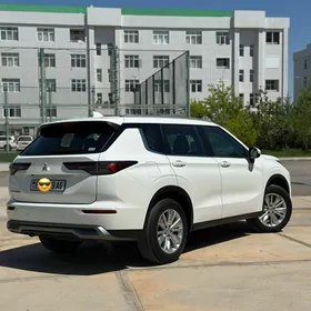 Mitsubishi Outlander 2025