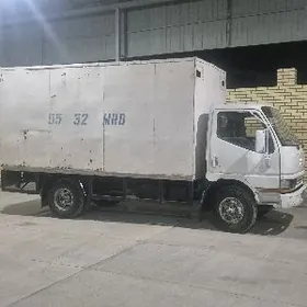 Mitsubishi Canter 2002