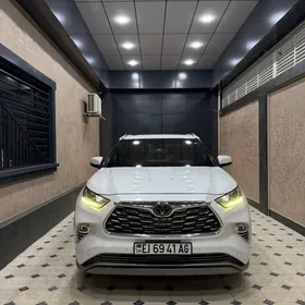 Toyota Highlander 2021