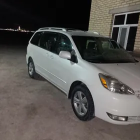 Toyota Sienna 2004