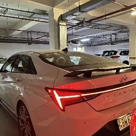 Hyundai Elantra 2022