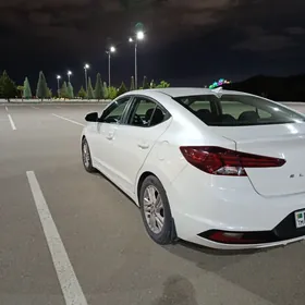 Hyundai Elantra 2020