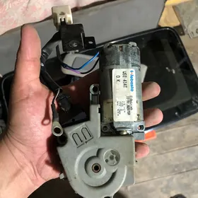 Люк моторчиги