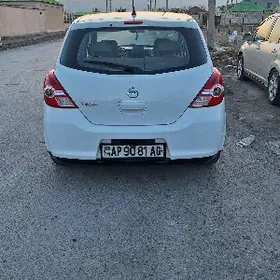 Nissan Tiida 2008