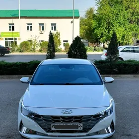 Hyundai Elantra 2021