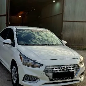 Hyundai Accent 2022
