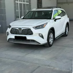 Toyota Highlander 2021