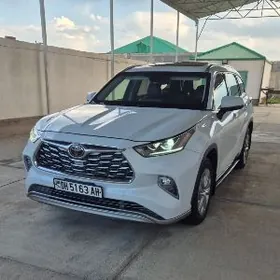 Toyota Highlander 2021