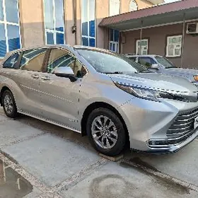 Toyota Sienna 2021