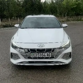 Hyundai Elantra 2022