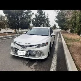 Toyota Camry 2020