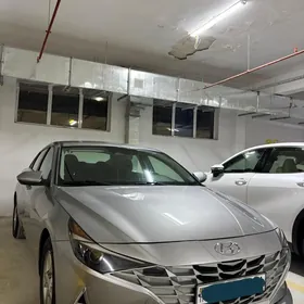 Hyundai Elantra 2021