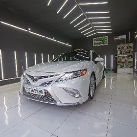 Toyota Camry 2018