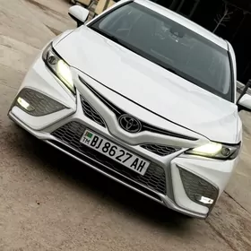 Toyota Camry 2021