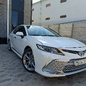Toyota Camry 2021