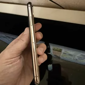 iPhone XS gold