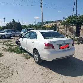 Toyota Yaris 2008