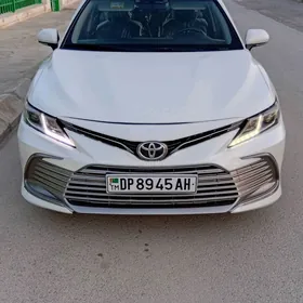 Toyota Camry 2021
