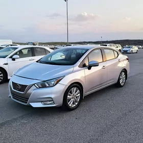 Nissan Versa 2021
