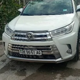 Toyota Highlander 2019