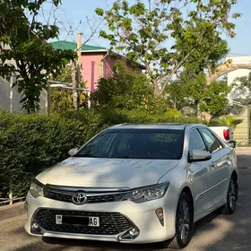 Toyota Camry 2015