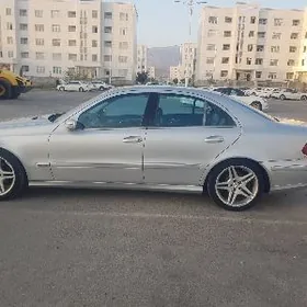 Mercedes-Benz E320 2002