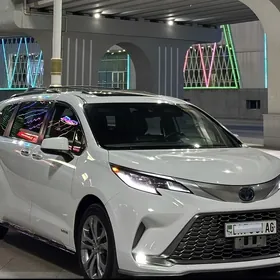 Toyota Sienna 2021
