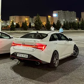 Hyundai Elantra 2022