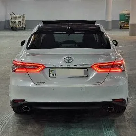 Toyota Camry 2018
